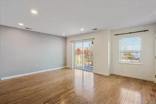 122-16 Powells Cove Blvd, College Point, NY 11356 - Photo 4