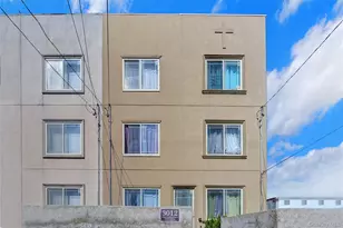 30-12 Seagirt Ave, Far Rockaway, NY 11691 - Photo 4