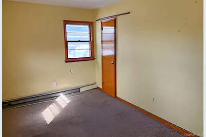 206 Edwards Avenue, Sayville, NY 11782 - Photo 16