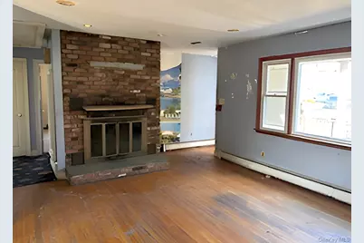 206 Edwards Avenue, Sayville, NY 11782 - Photo 4