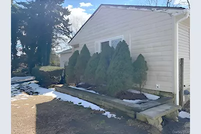 206 Edwards Avenue, Sayville, NY 11782 - Photo 20