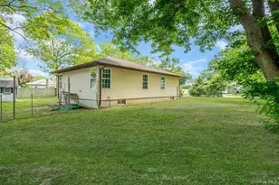 193 Shinnecock Ave, Mastic, NY 11950 - Photo 14