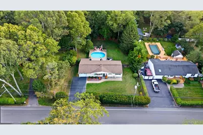 347 Wading River Road, Manorville, NY 11949 - Photo 28