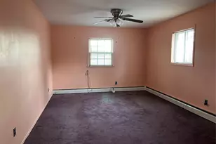 325 Young St, West Babylon, NY 11704 - Photo 10