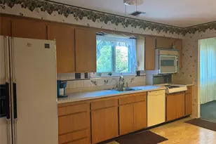 325 Young St, West Babylon, NY 11704 - Photo 6