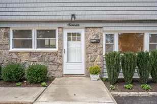 11 Lucille Ln, Commack, NY 11725 - Photo 4