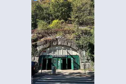 295 Bennett Avenue #4B, New York, NY 10040 - Photo 4