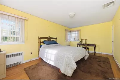 1620 Blenheim Road, Rockville Centre, NY 11570 - Photo 10