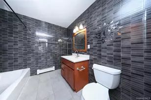 117-08 Curzon Rd, Richmond Hill, NY 11418 - Photo 12