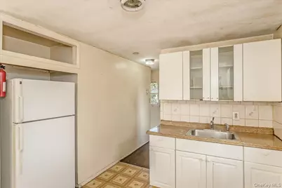 641 Lowell Road, Uniondale, NY 11553 - Photo 14