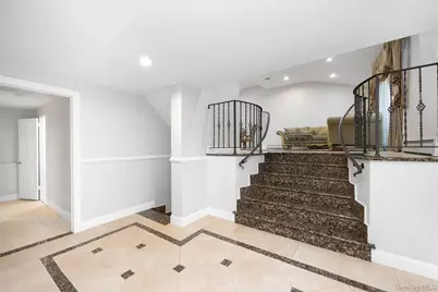 36 Red Spring Lane, Glen Cove, NY 11542 - Photo 10