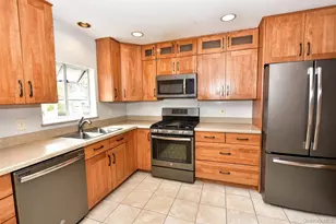 33 S Hillcrest Rd, Suffern, NY 10901 - Photo 12