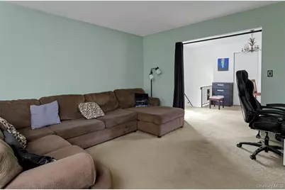 17 Cromwell Place #B, Mohegan Lake, NY 10547 - Photo 4