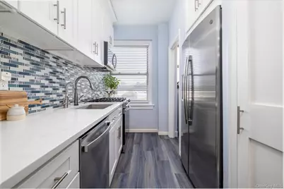 8 Barstow Road #4J, Great Neck, NY 11021 - Photo 1