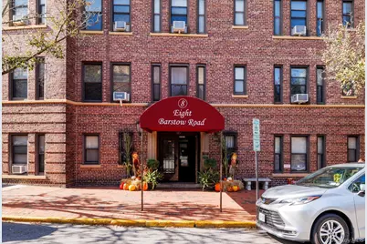 8 Barstow Road #4J, Great Neck, NY 11021 - Photo 2