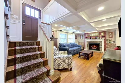 8 Stalker Lane, Setauket, NY 11733 - Photo 2