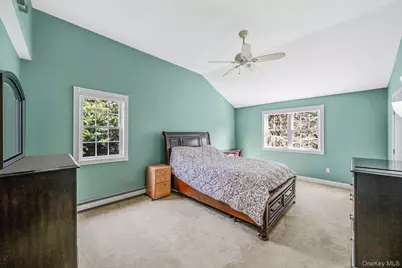 36 Vanderbilt Avenue, Saint James, NY 11780 - Photo 16