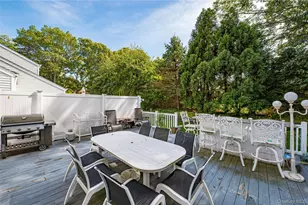 18 Beekman Pl, Islandia, NY 11749 - Photo 14