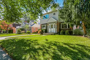 55 Maple Dr, New Hyde Park, NY 11040 - Photo 2