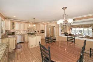 7 Cardiff Ct, Huntington Station, NY 11746 - Photo 12