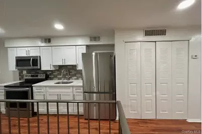 200 Hilton Avenue #66, Hempstead, NY 11550 - Photo 4