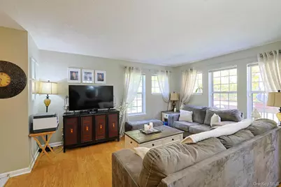 209 Crestwood Court, Fishkill, NY 12524 - Photo 6