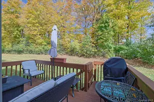 209 Crestwood Ct, Fishkill, NY 12524 - Photo 20