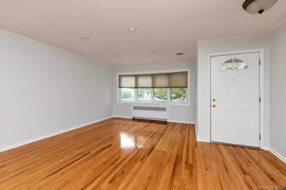 2072 Brighton Way, Merrick, NY 11566 - Photo 2