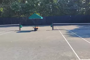 91 Duck Pond Dr, Manhasset, NY 11030 - Photo 2