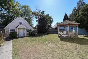 437 Ray St, Freeport, NY 11520 - Photo 32