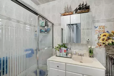 9041 178th Street, Jamaica, NY 11432 - Photo 14