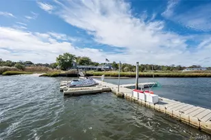 61 W Tiana Rd, Hampton Bays, NY 11946 - Photo 4