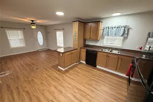 37 Hubbard Ave, Riverhead, NY 11901 - Photo 8