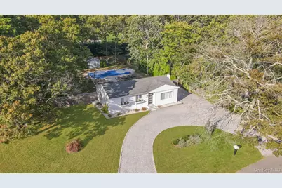 138 W Tiana Road, Hampton Bays, NY 11946 - Photo 18