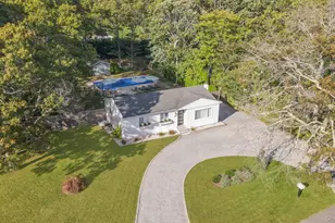 138 W Tiana Rd, Hampton Bays, NY 11946 - Photo 18