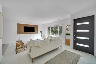 138 W Tiana Rd, Hampton Bays, NY 11946 - Photo 4