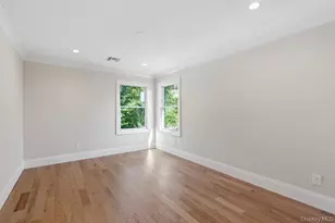 51 Netz Pl, Albertson, NY 11507 - Photo 16