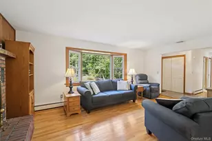 94 Mobrey Ln, Smithtown, NY 11787 - Photo 8