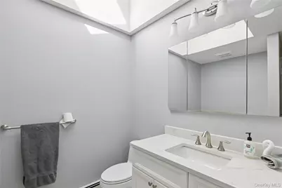 94 Mobrey Lane, Smithtown, NY 11787 - Photo 18