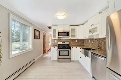 26 Lindner, Smithtown, NY 11787 - Photo 18