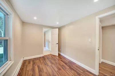 26 Lindner, Smithtown, NY 11787 - Photo 10