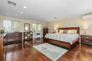 7 Robbins Ln, Great Neck, NY 11020 - Photo 16