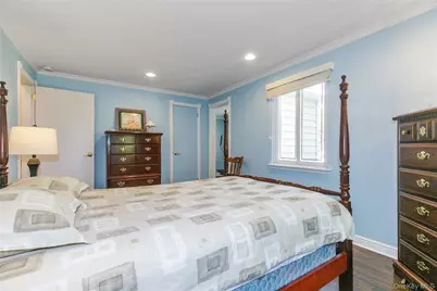 7 Robbins Lane, Great Neck, NY 11020 - Photo 24