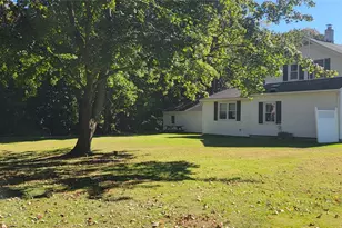 22 Washington Ave, Highland, NY 12528 - Photo 8