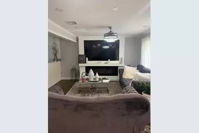 4478 Express Dr S. Drive, Ronkonkoma, NY 11779 - Photo 2