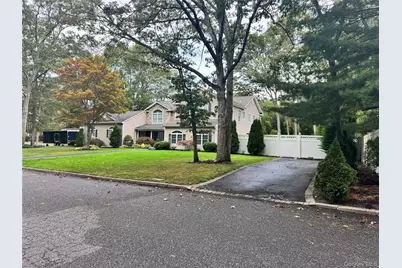 38 Chelsea Drive, Mount Sinai, NY 11766 - Photo 2