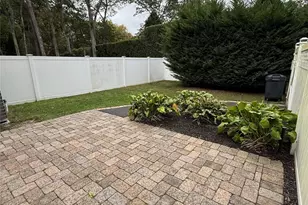 38 Chelsea Dr, Mount Sinai, NY 11766 - Photo 4