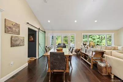 63 Ridge Drive, Plainview, NY 11803 - Photo 4