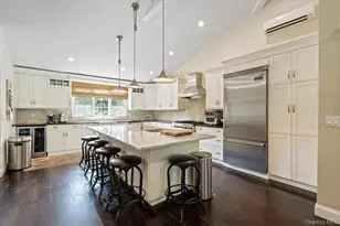 63 Ridge Dr, Plainview, NY 11803 - Photo 8