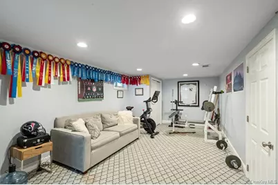 63 Ridge Drive, Plainview, NY 11803 - Photo 28